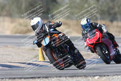 media/Dec-01-2025-Moto Forza (Mon) [[2daa91e15f]]/3-Beginner Group/Session 3 (Turn 3)/